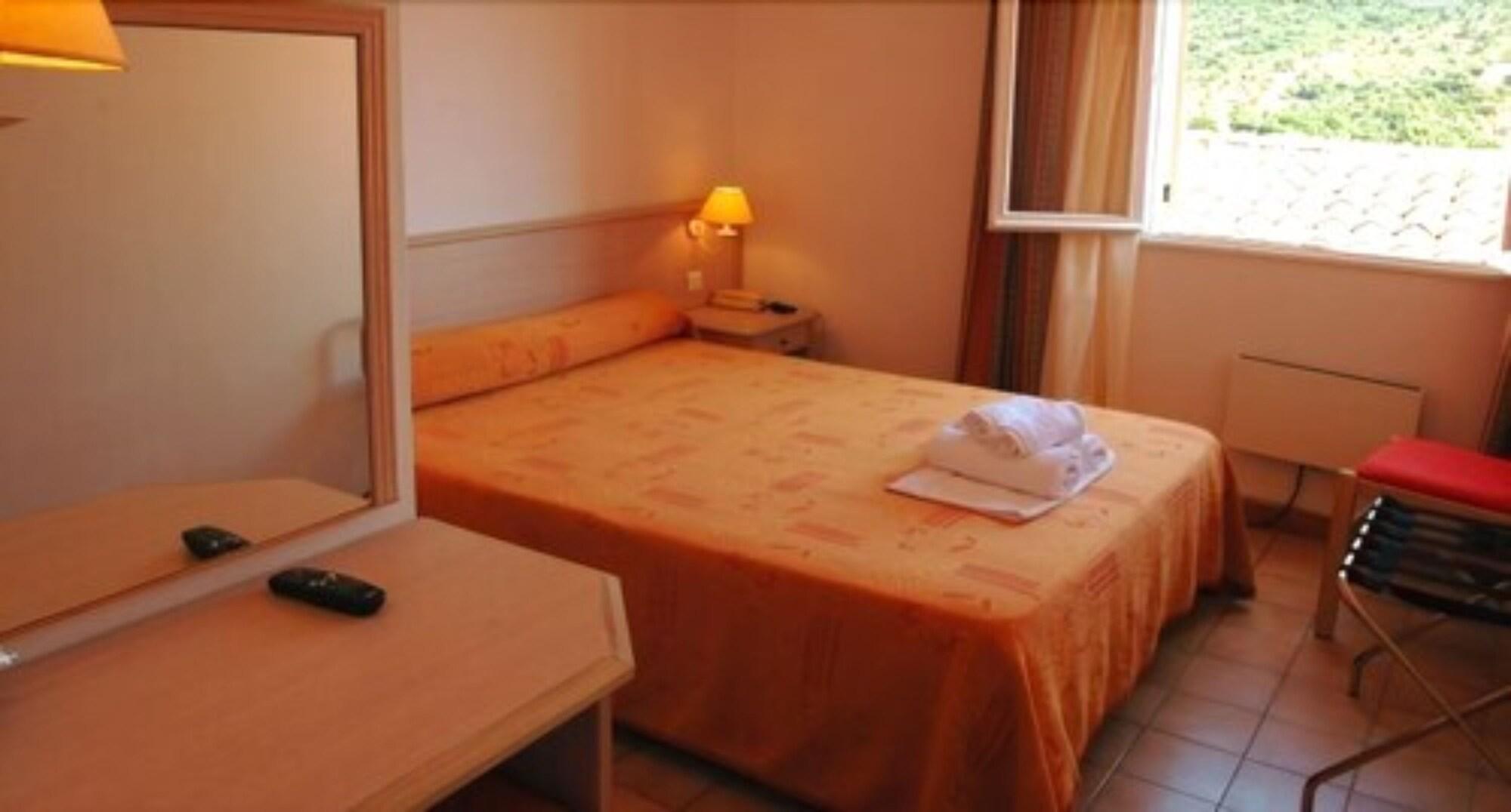 Hotel Residence San Pieru Tarcu Buitenkant foto