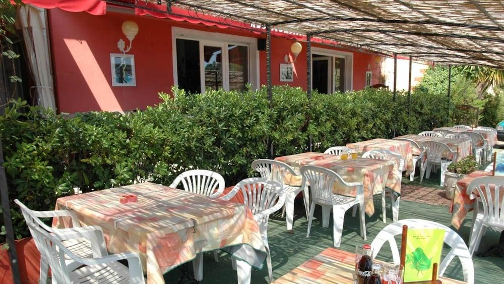 Hotel Residence San Pieru Tarcu Buitenkant foto